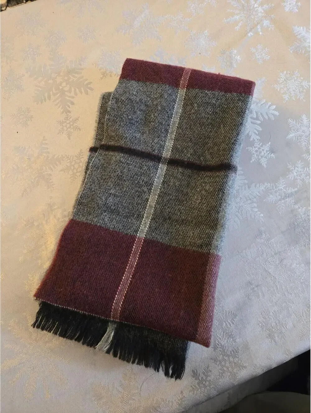 Vintage 100% Lambswool Plaid Scarf Made in Uruguay - Picture 2 of 4